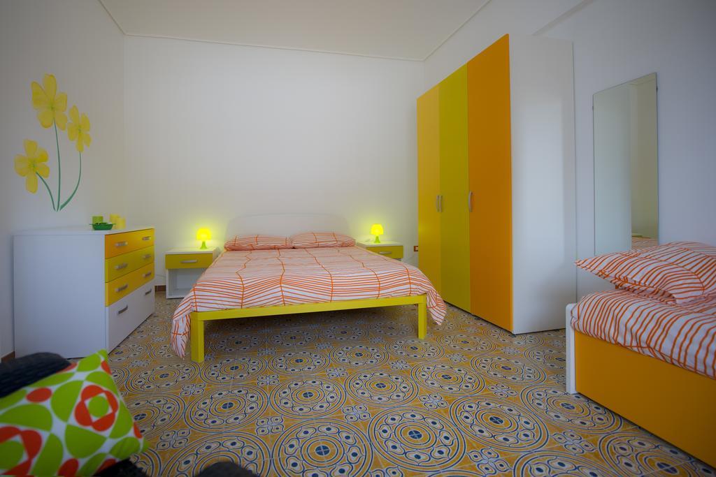B&B Fiori Gialli Caucana Санта Кроче Камерина Стая снимка